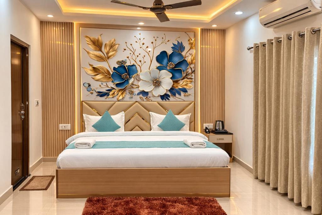 Hotel room false ceiling