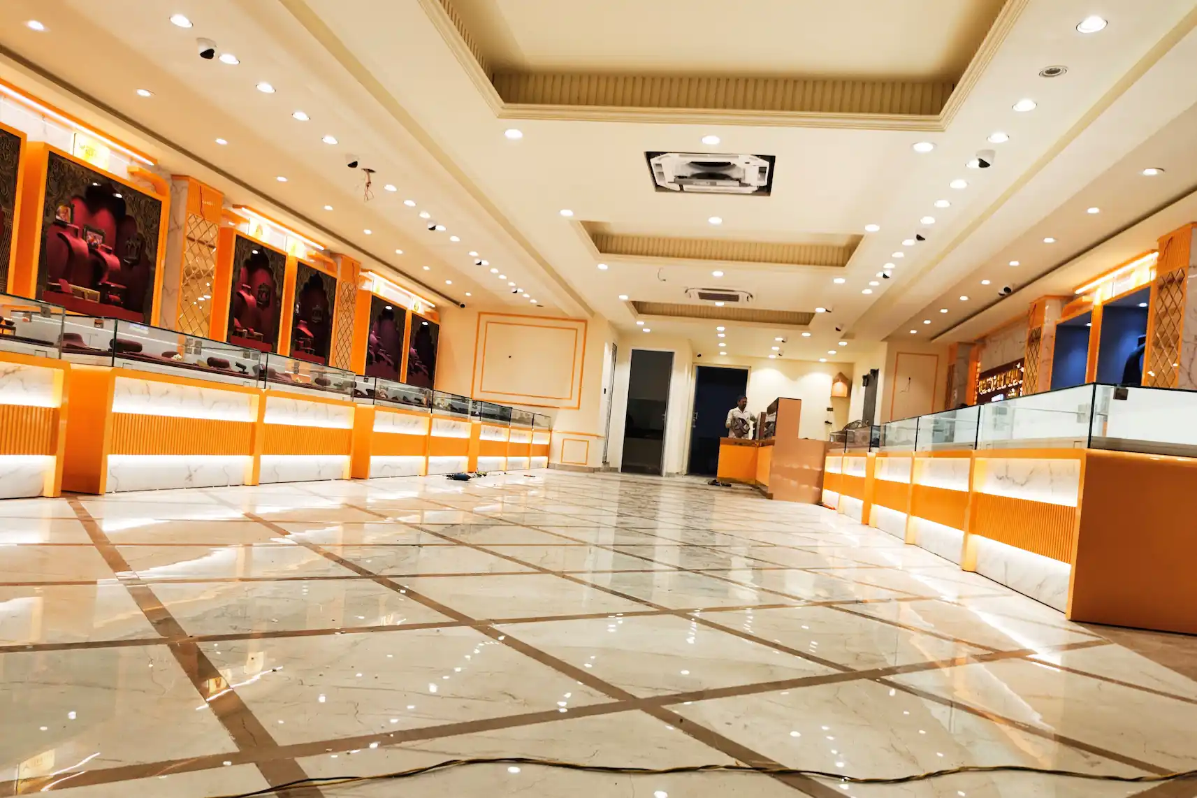Commercial showroom lighting