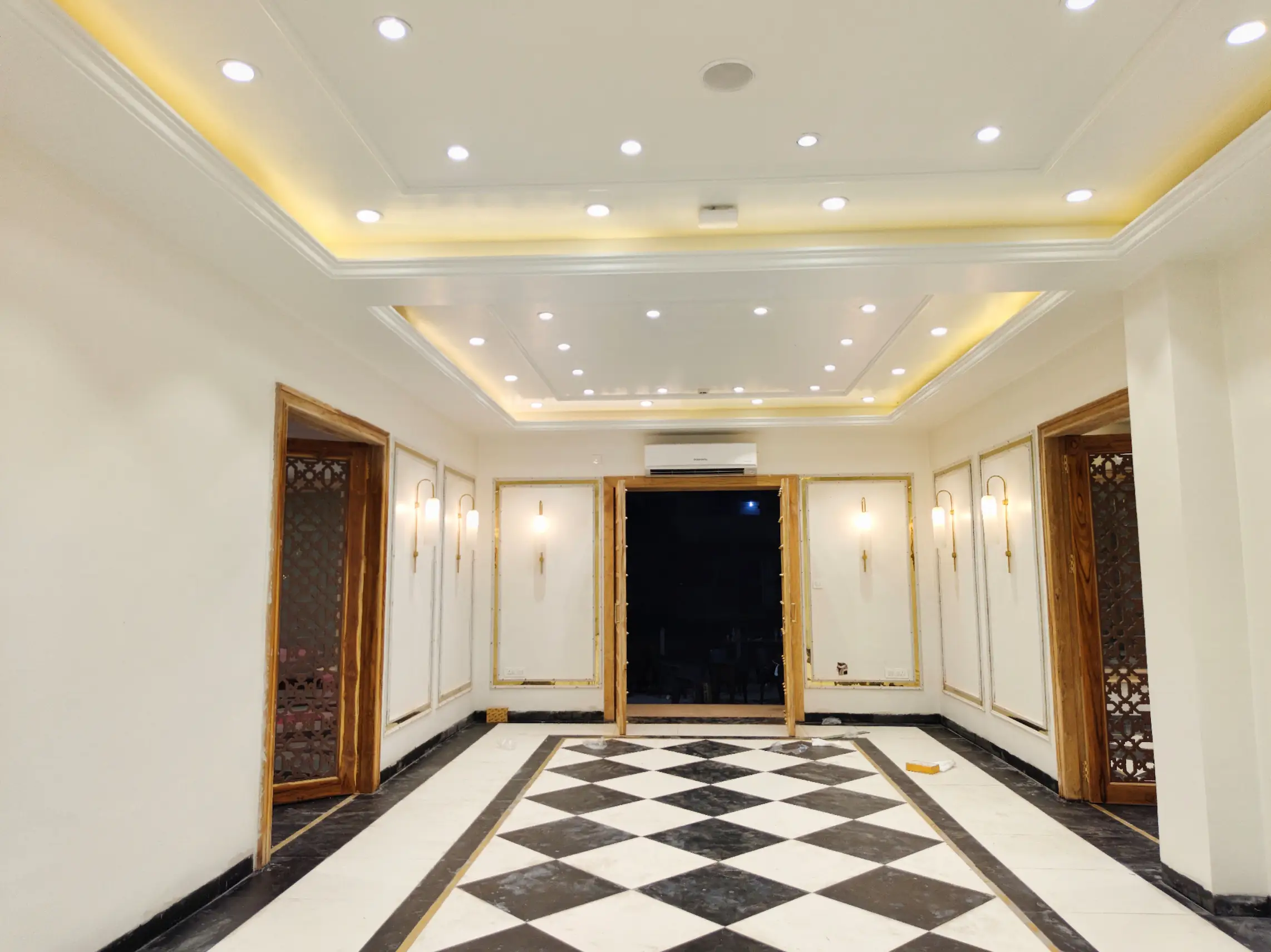 Showroom electrical wiring